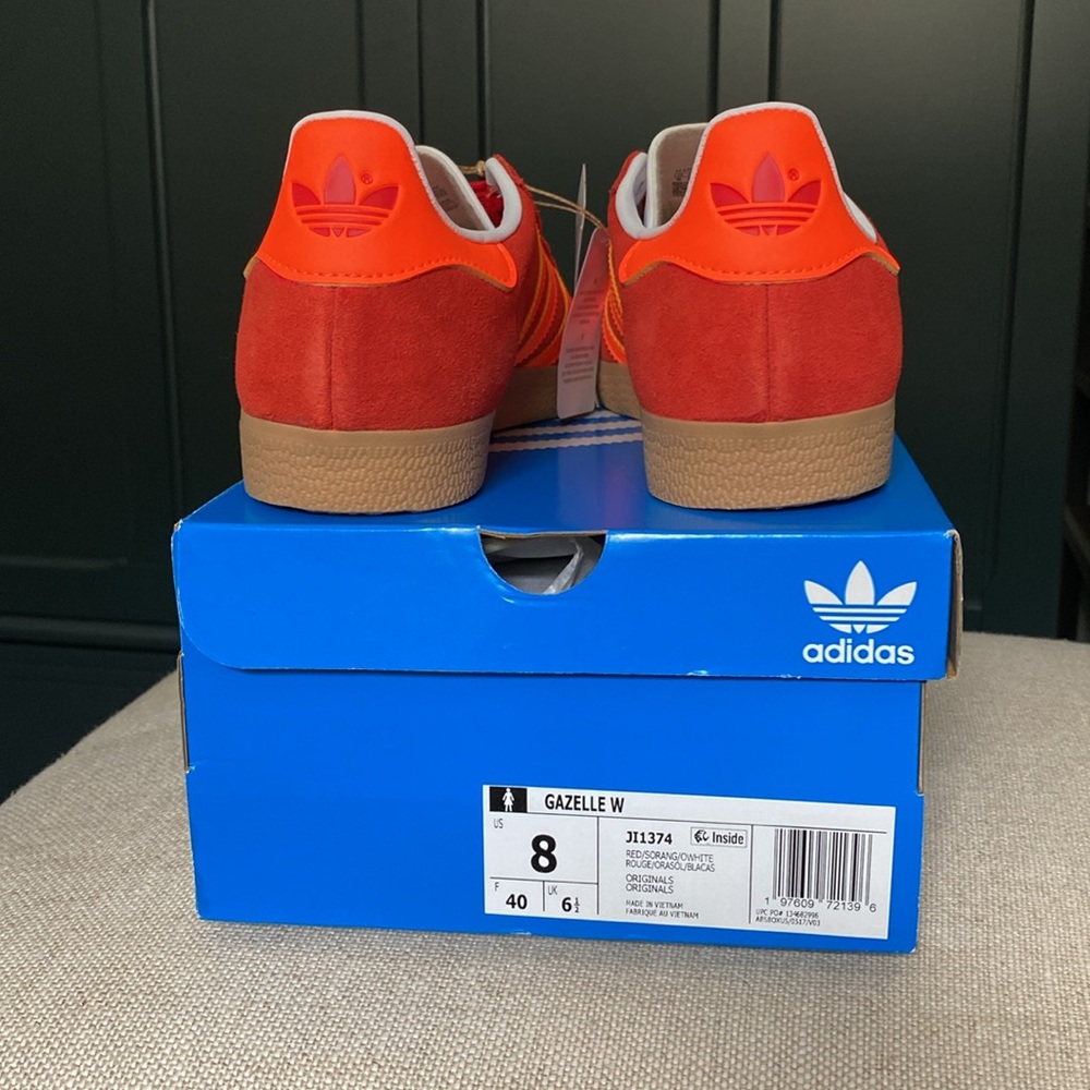 Adidas Gazelle Women’s Size 8 Red & Solar Orange Shoes NWT - Picture 11 of 11